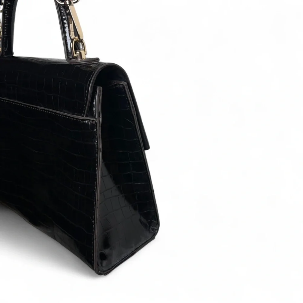 Liz Claiborne Black Croc Embossed Medium Purse w/ Gold Hardware